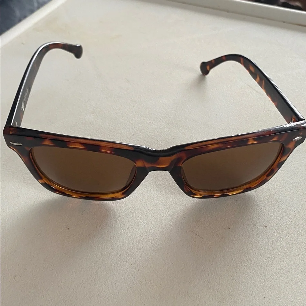 Converse Tortoise Shell Sunglasses - Picture 5 of 5